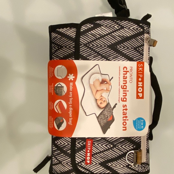 Skip Hop changing station - Picture 2 of 4